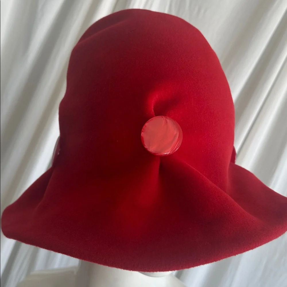 Antique Vintage Scarlet red Felt soft Cloche hat Buttons Decorated S/M England - Picture 9 of 16